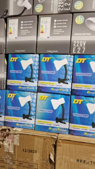 Lámparas, proyectores y plafones pantallas