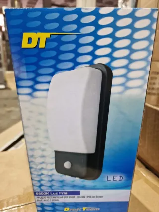 Lámparas, proyectores y plafones pantallas