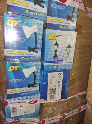 Lámparas, proyectores y plafones pantallas