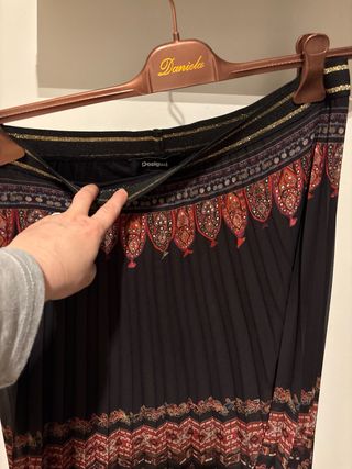 Falda larga plisada estampada