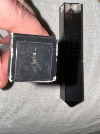 Haus Laboratories Sombra Líquida tono Biker