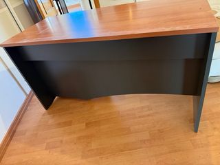 Escritorio elegante madera y metal