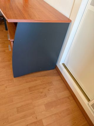 Escritorio elegante madera y metal