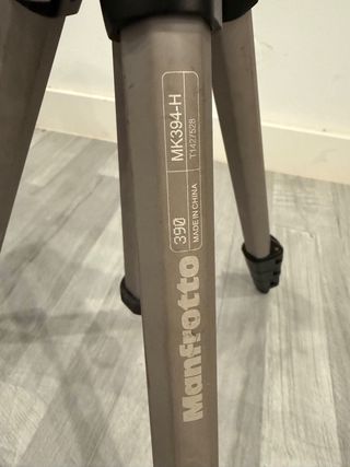 Trípode Manfrotto robusto