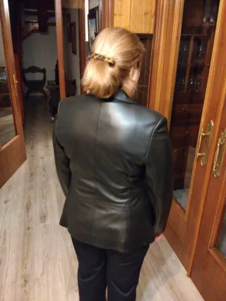 Chaqueta de cuero negra