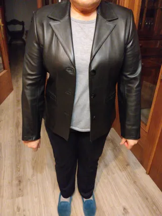 Chaqueta de cuero negra