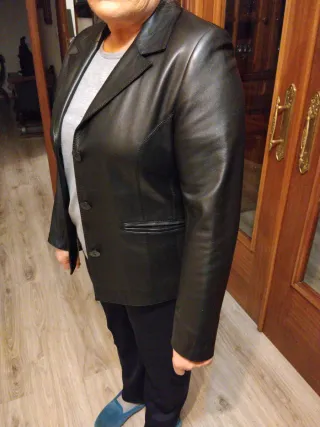 Chaqueta de cuero negra