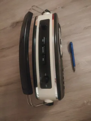 Radio Vintage Negra y Plateada