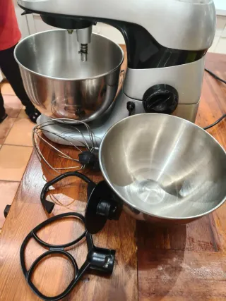 Máquina Repostería Batidora y Licuadora