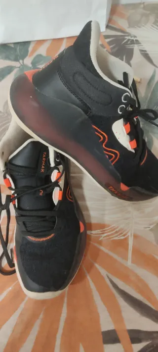 Sneakers da Basket Tarmak per Bambini T.39