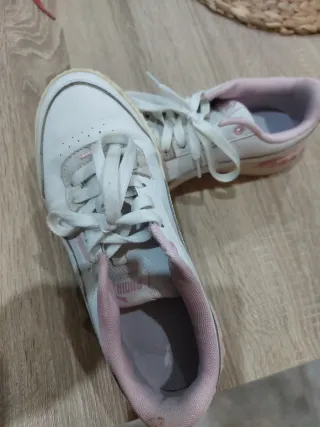 Zapatillas Puma Blancas y Rosas