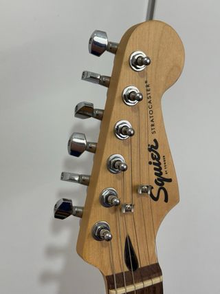 Guitarra Eléctrica Squier Stratocaster