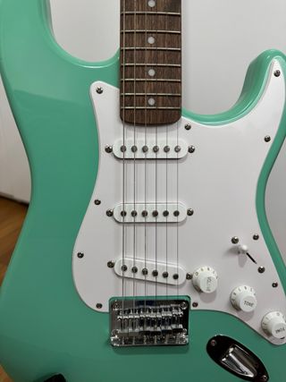 Guitarra Eléctrica Squier Stratocaster
