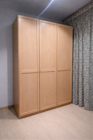 Armario ropero grande de madera