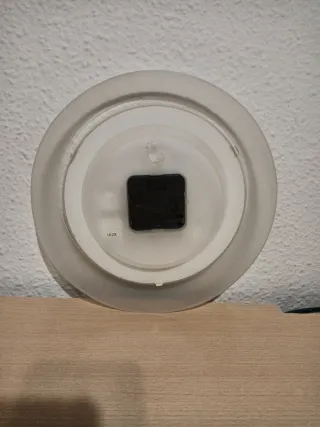 Reloj de pared redondo blanco