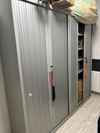 Mueble archivador metálico con llave
