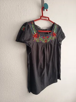 Blusa H&M bordada t.36
