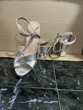 Zapatos de tacón Wenyi rojos