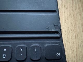 Funda Teclado Smart Folio iPad 11” Original Gen 2