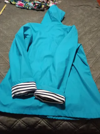 Chubasquero impermeable azul marino