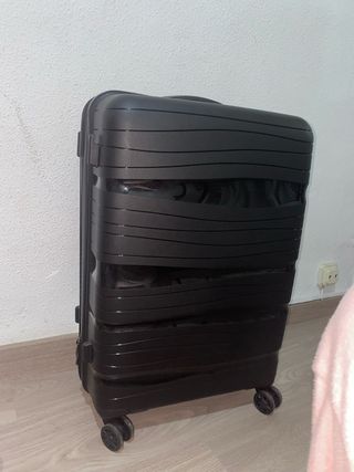 Maleta negra 65x40, un solo uso