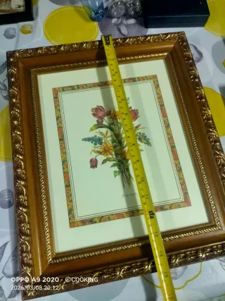 Cuadro de flores en madera dorado