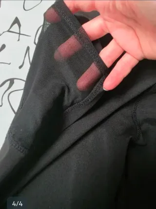 Mallas deportivas negras con detalles