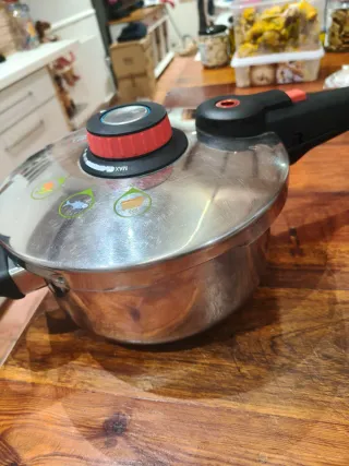 Olla Express Plata y Roja