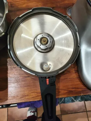 Olla Express Plata y Roja