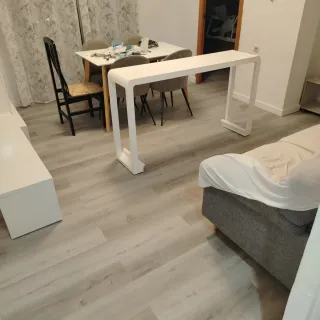 INSTALACIÓN DE SUELO SPC, LAMINADO, PARQUET