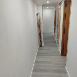 INSTALACIÓN DE SUELO SPC, LAMINADO, PARQUET