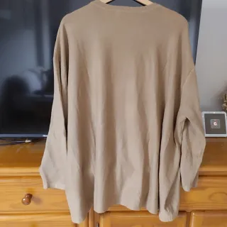 Jersey hombre cuello redondo beige