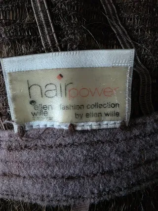 Peluca corta Ellen Wille sin usar