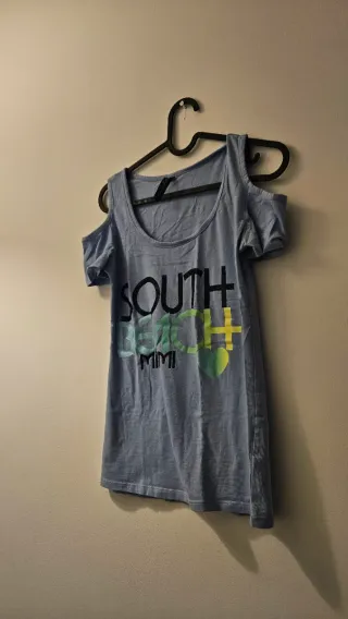 2 Camisetas de hombros descubiertos