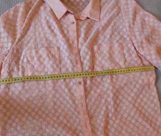 Camisa rosa de mujer