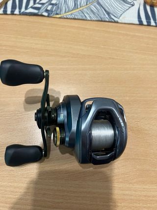 Carrete de pesca casting shimano curado dc