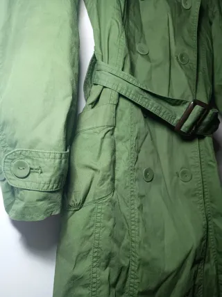 Gabardina verde Naf Naf