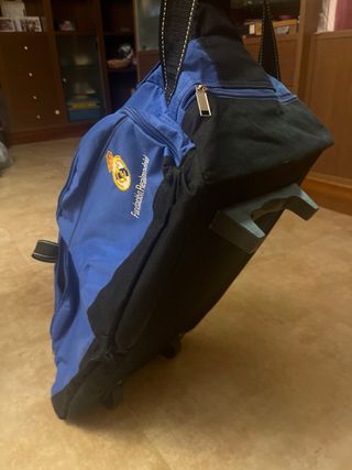 Bolsa de viaje Real Madrid azul y negra