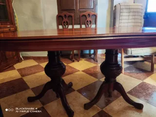 Mesa de comedor extensible de madera