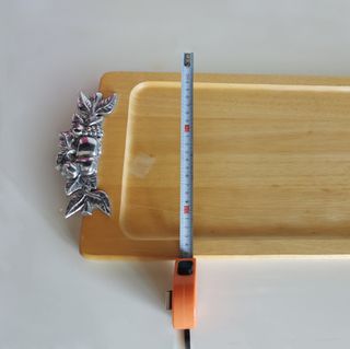 Bandeja madera y estaño decorada