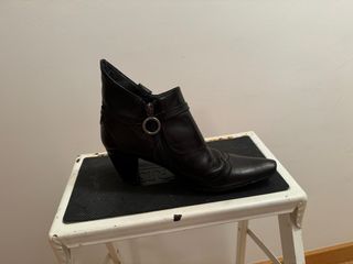 Botín Piel Tacón Alto Pepe Castell Negro