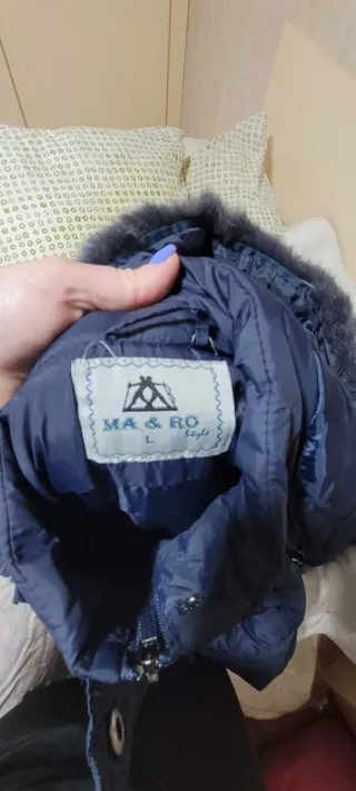 Chaquetón azul con capucha y pelo