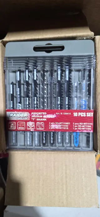 Lote 25.000 Herramientas Manuales y Accesorios