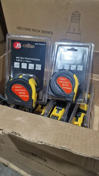 Lote 25.000 Herramientas Manuales y Accesorios