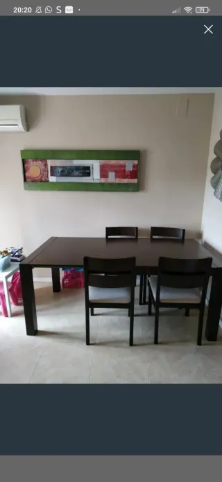 Mesa comedor extensible y 4 sillas