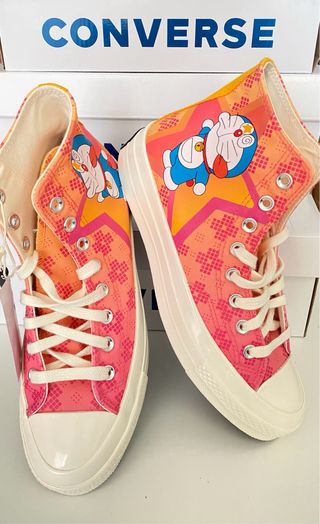 Nuevas Precio unid. Converse x Doraemon Talla 46.5