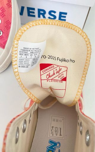 Nuevas Precio unid. Converse x Doraemon Talla 46.5