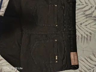 Pantalón negro Formula Joven Talla 44