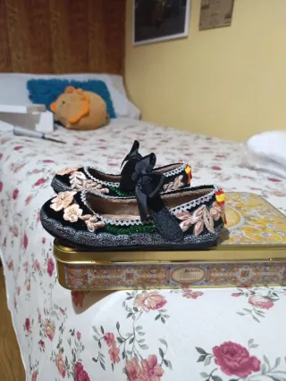 Zapatillas niña Traje Regional