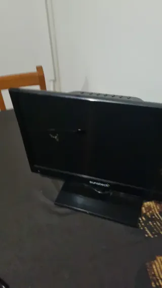 Televisor Sunstech Negro.lleva antena
